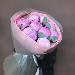 Букет из 9 розовых пионов